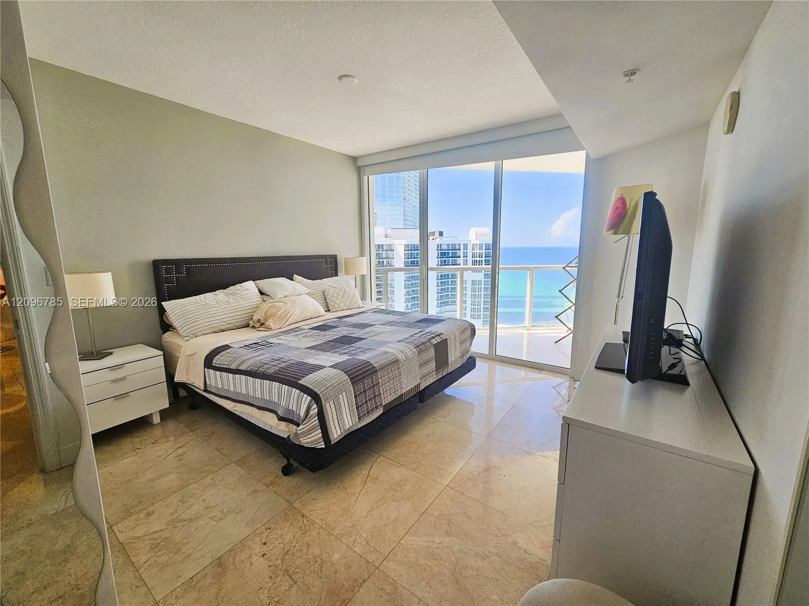 16699 Collins Avenue #2805