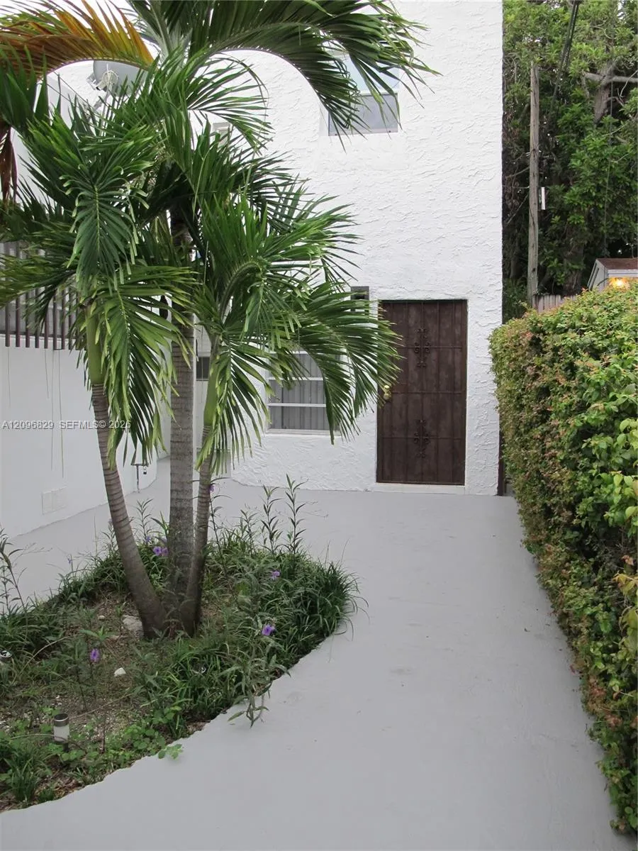 926 SW 10th Avenue #A