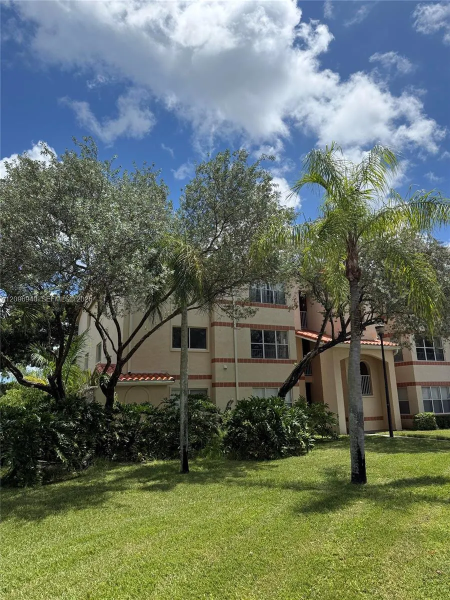 3450 N Pinewalk Drive N #421