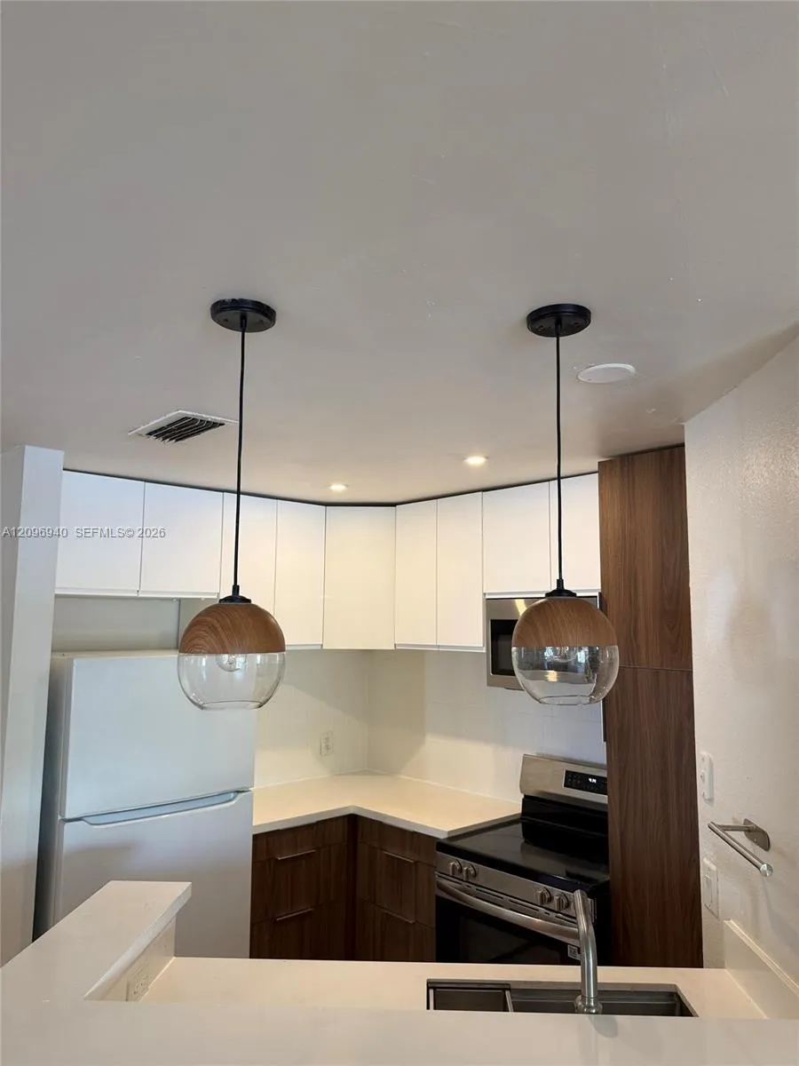 3450 N Pinewalk Drive N #421