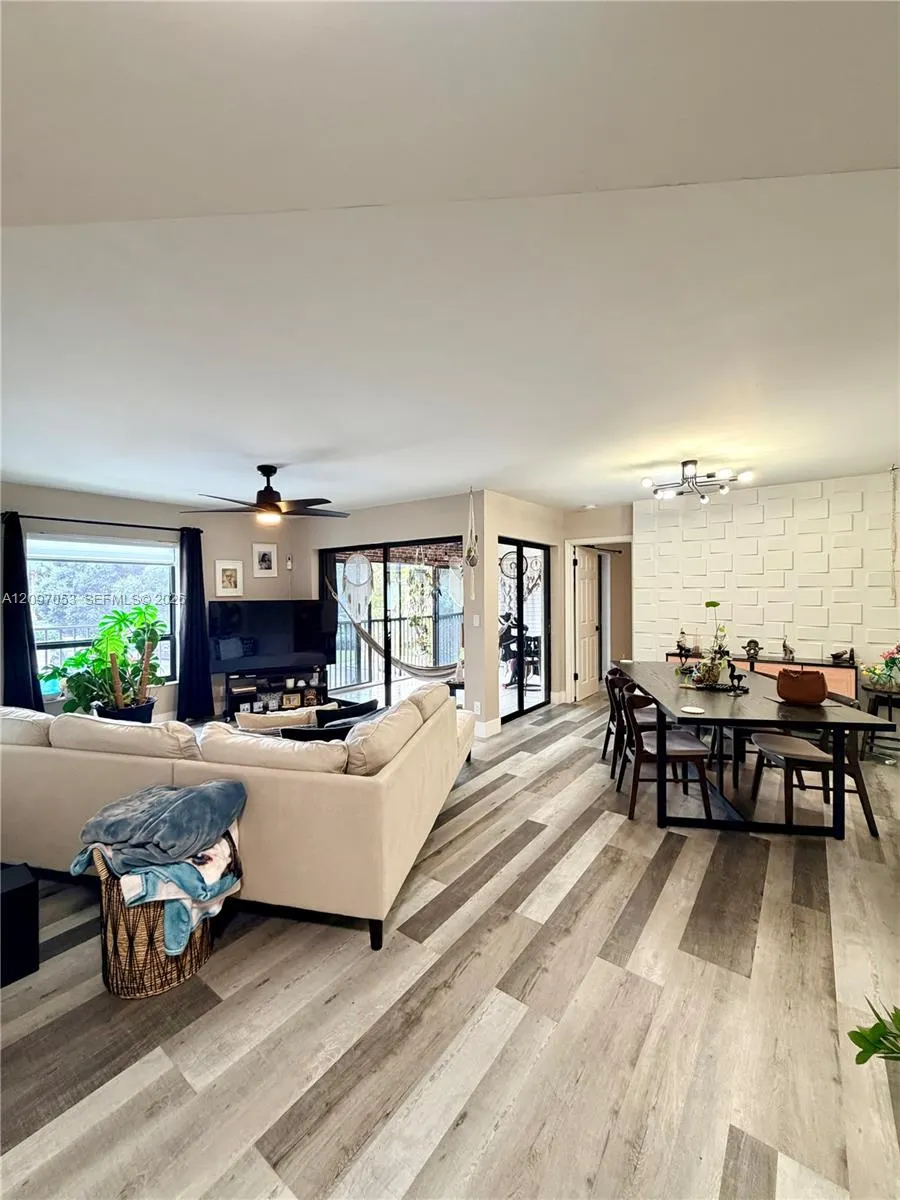 3171 Cocoplum Circle #3382