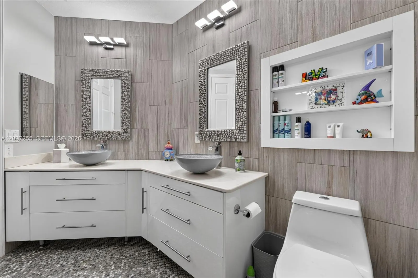 7932 E Exeter Boulevard E #202