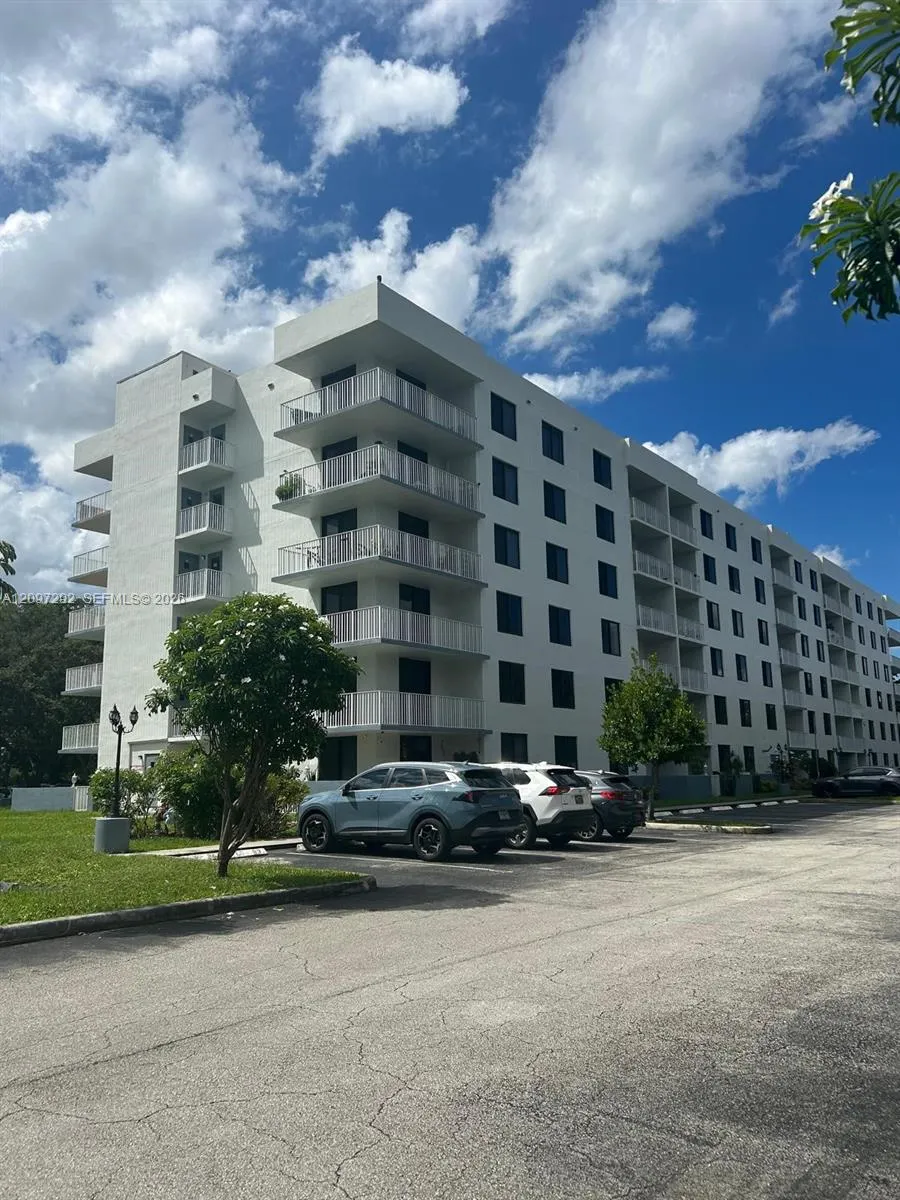 901 Hillcrest Drive #315