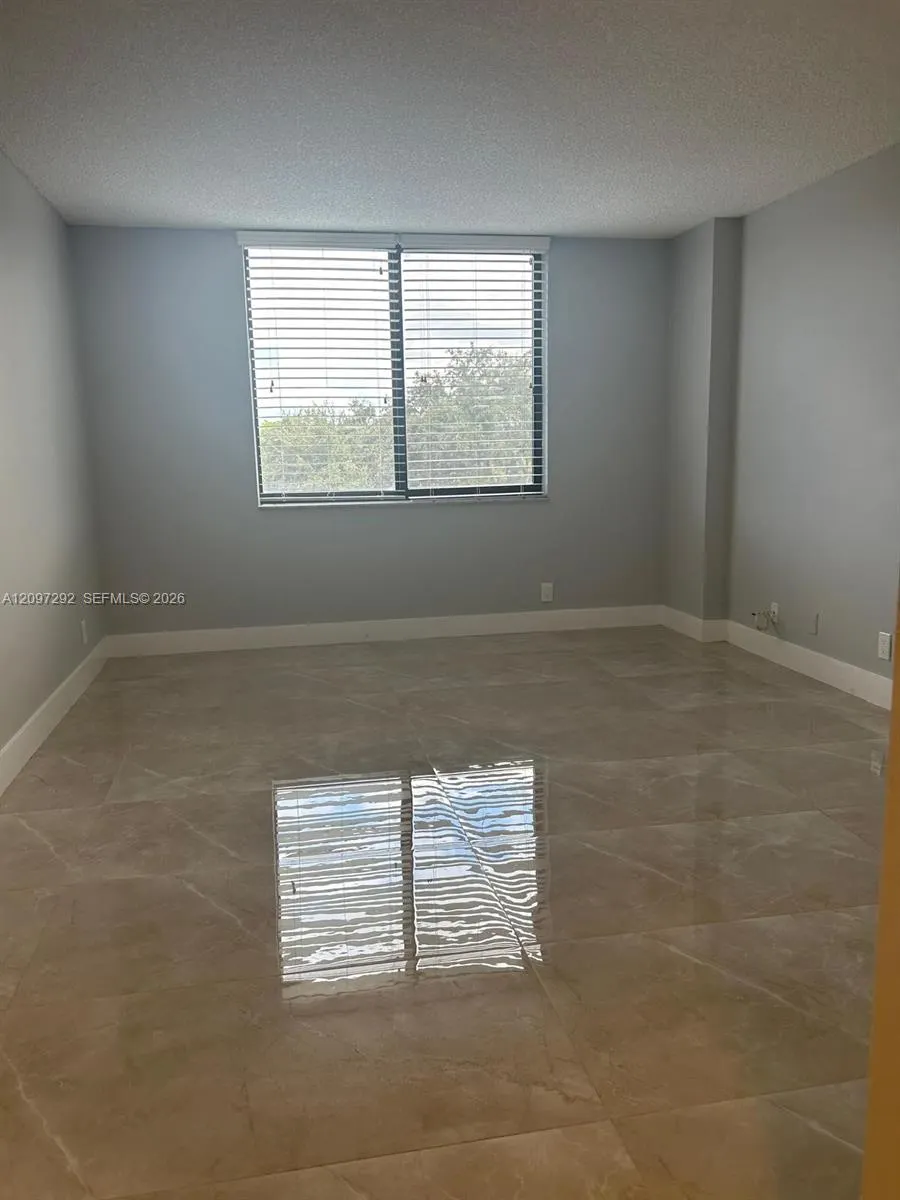 901 Hillcrest Drive #315