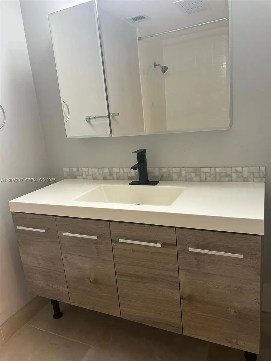 901 Hillcrest Drive #315