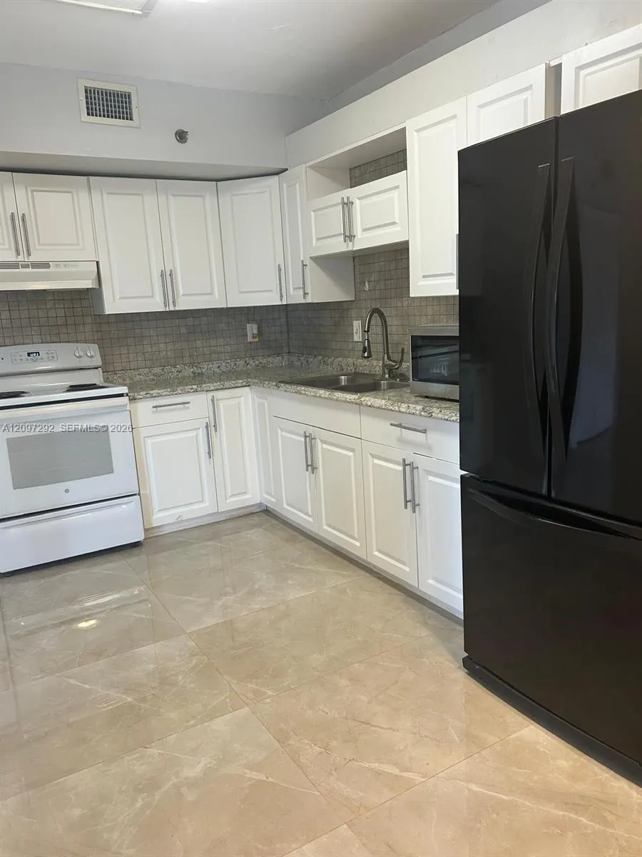 901 Hillcrest Drive #315