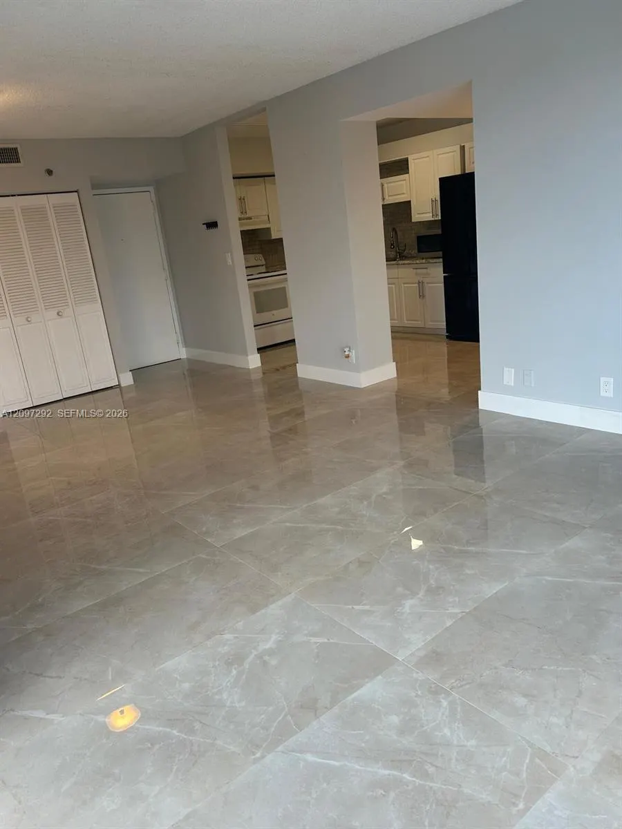 901 Hillcrest Drive #315