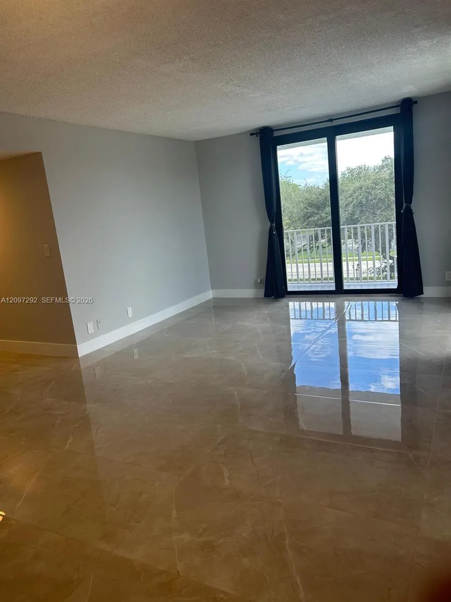 901 Hillcrest Drive #315