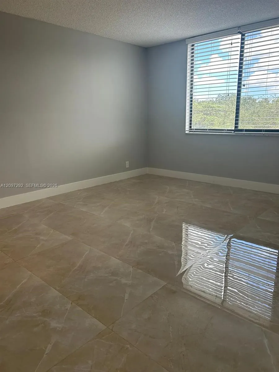 901 Hillcrest Drive #315