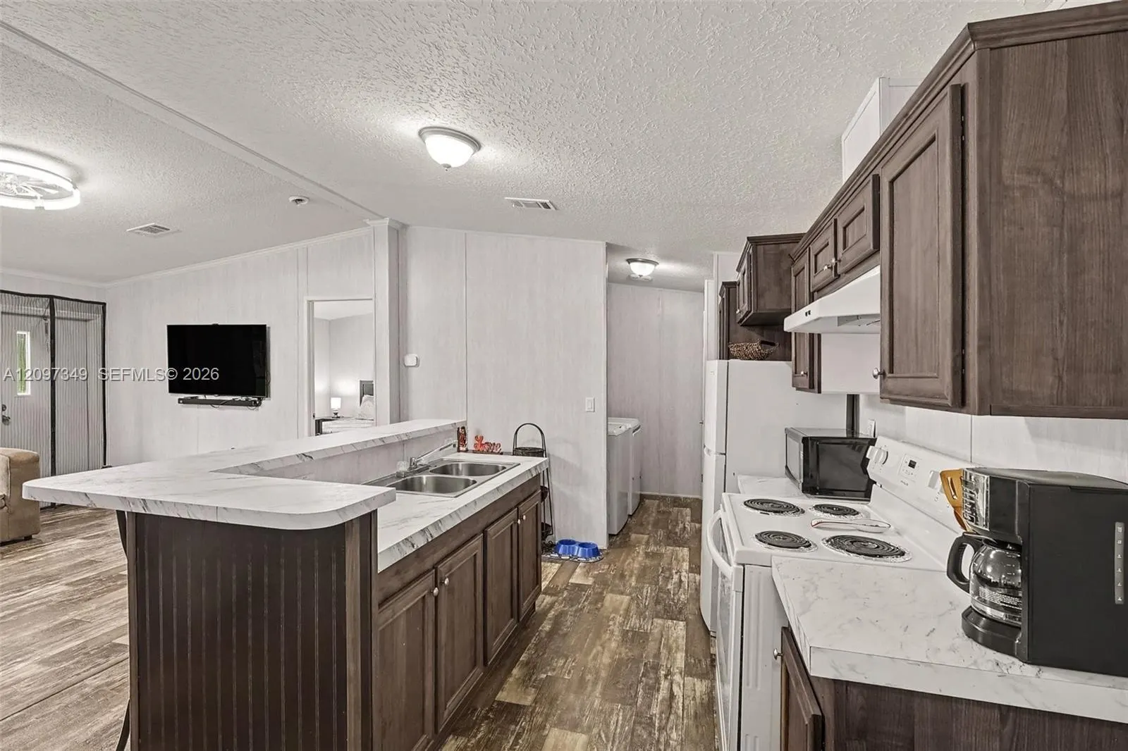 2856 Pioneer 9th Street