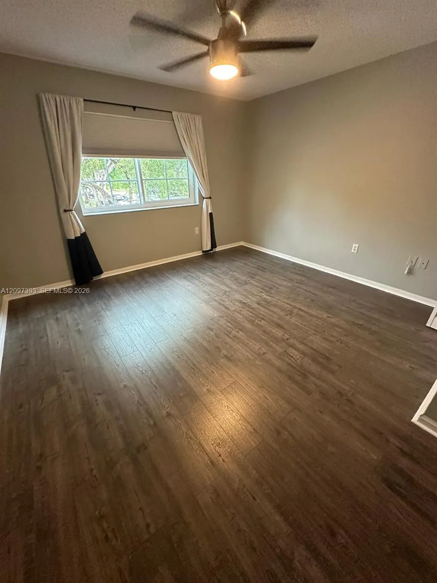 4820 N State Road 7 #10207