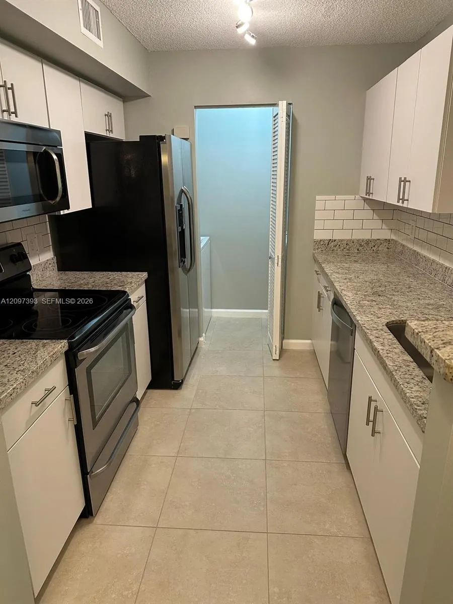 4820 N State Road 7 #10207