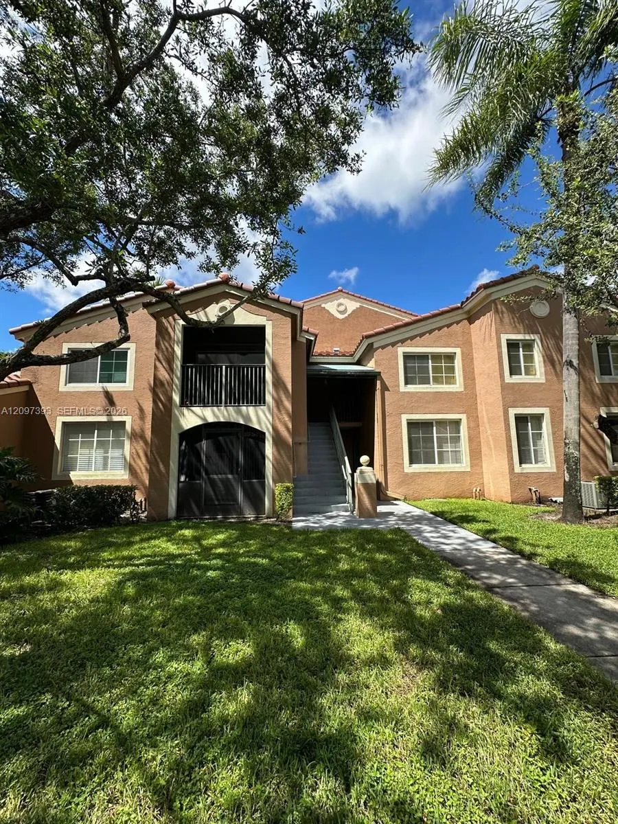 4820 N State Road 7 #10207