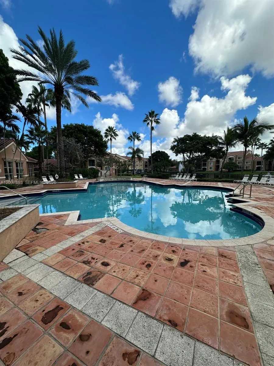 4820 N State Road 7 #10207