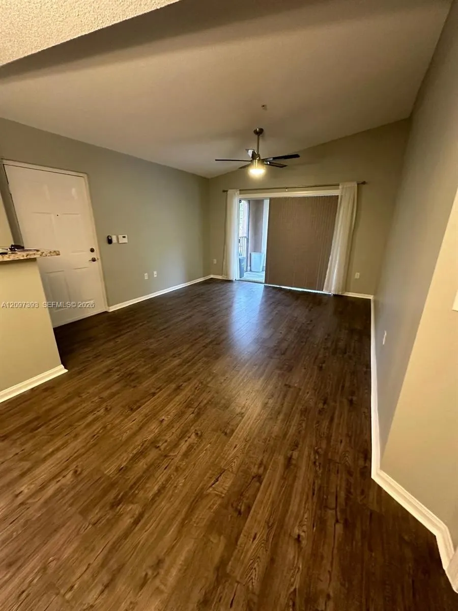 4820 N State Road 7 #10207