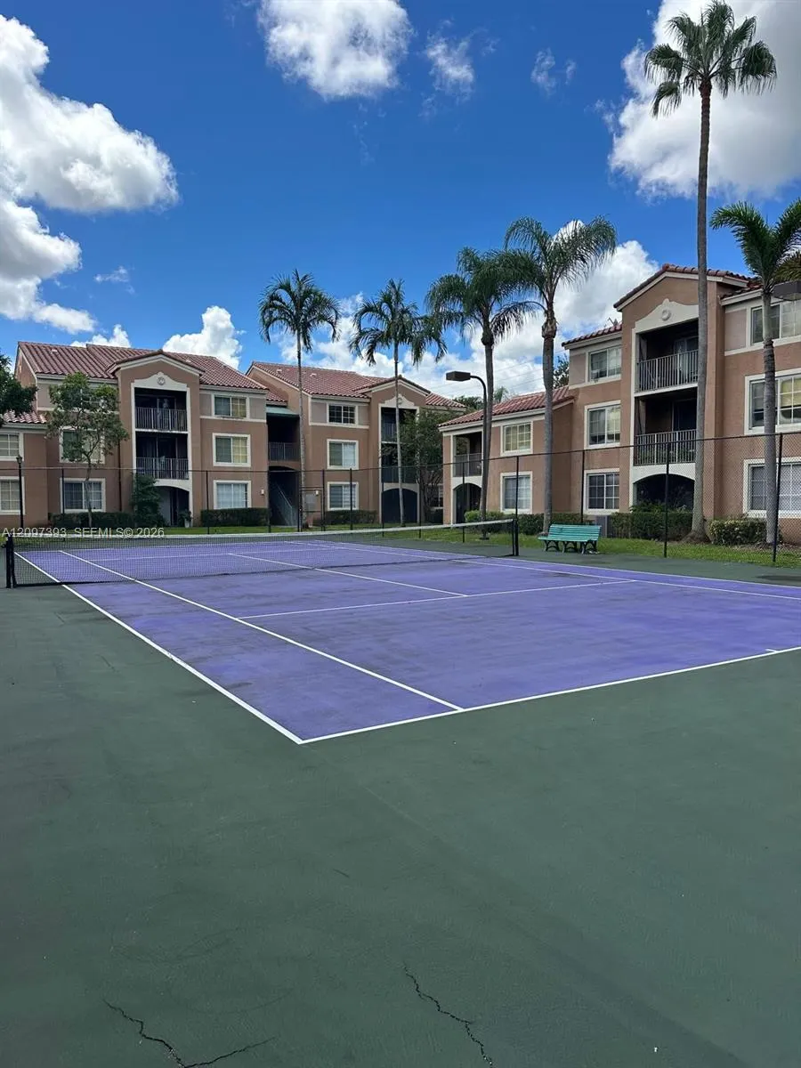 4820 N State Road 7 #10207