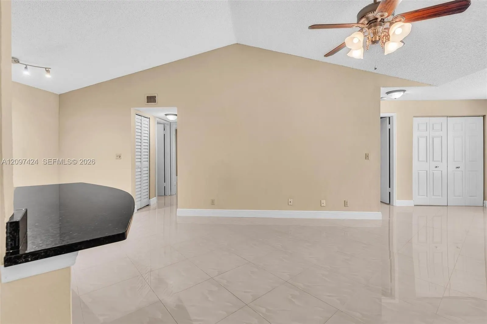3370 N Pinewalk Drive N #1222