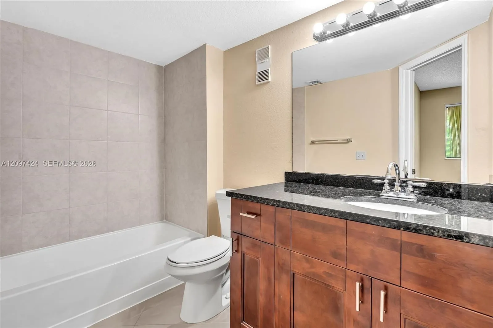 3370 N Pinewalk Drive N #1222