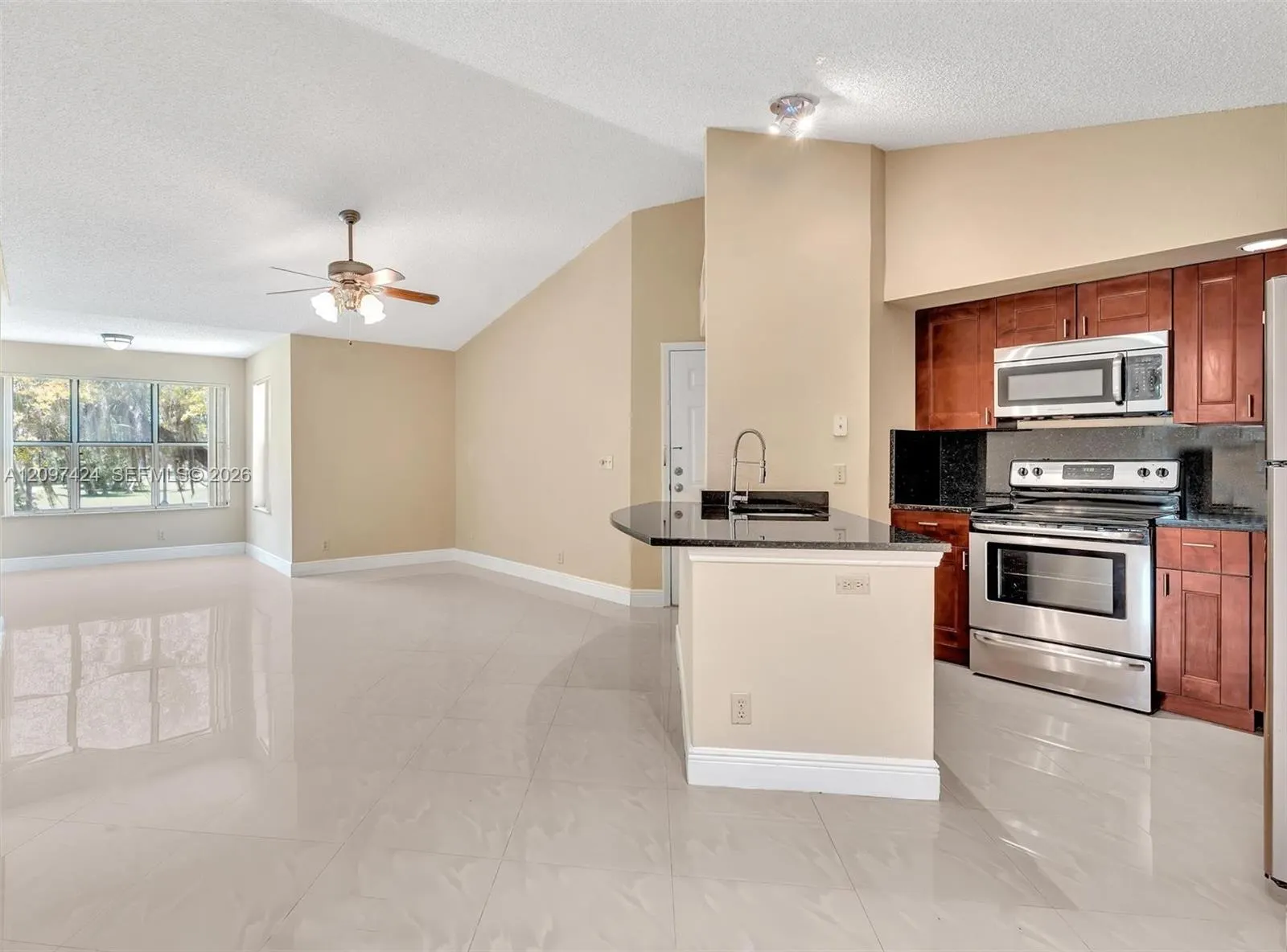 3370 N Pinewalk Drive N #1222
