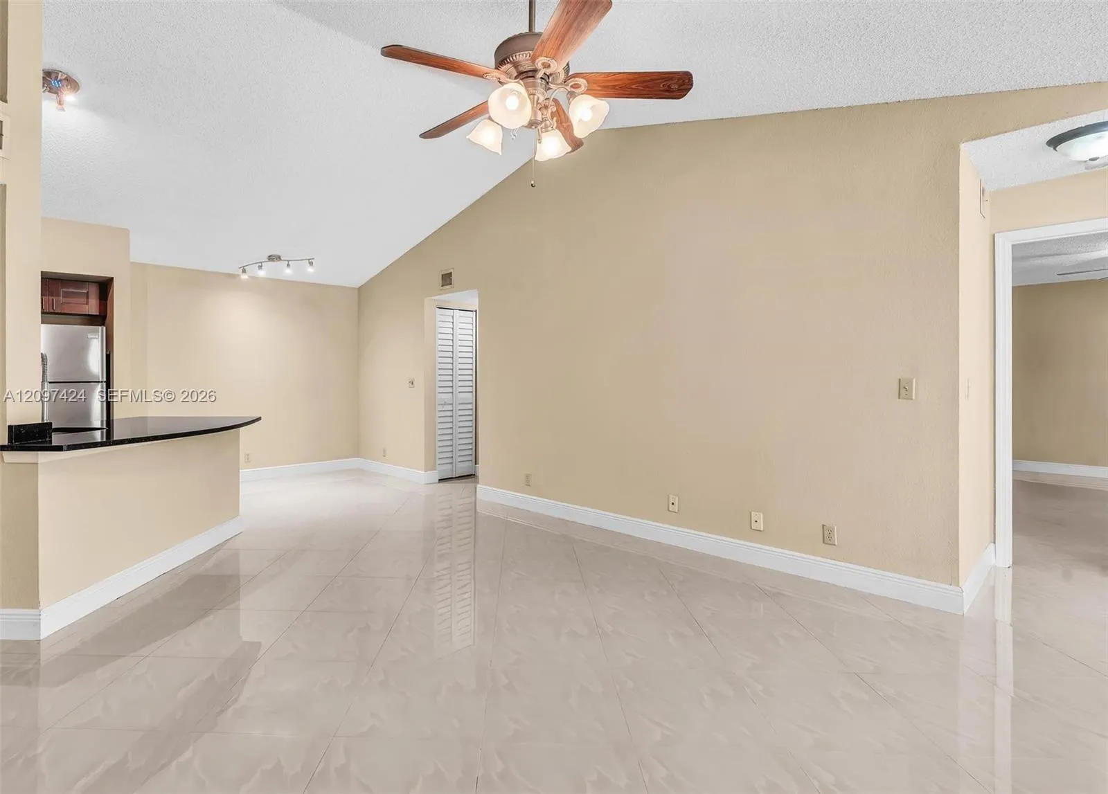 3370 N Pinewalk Drive N #1222