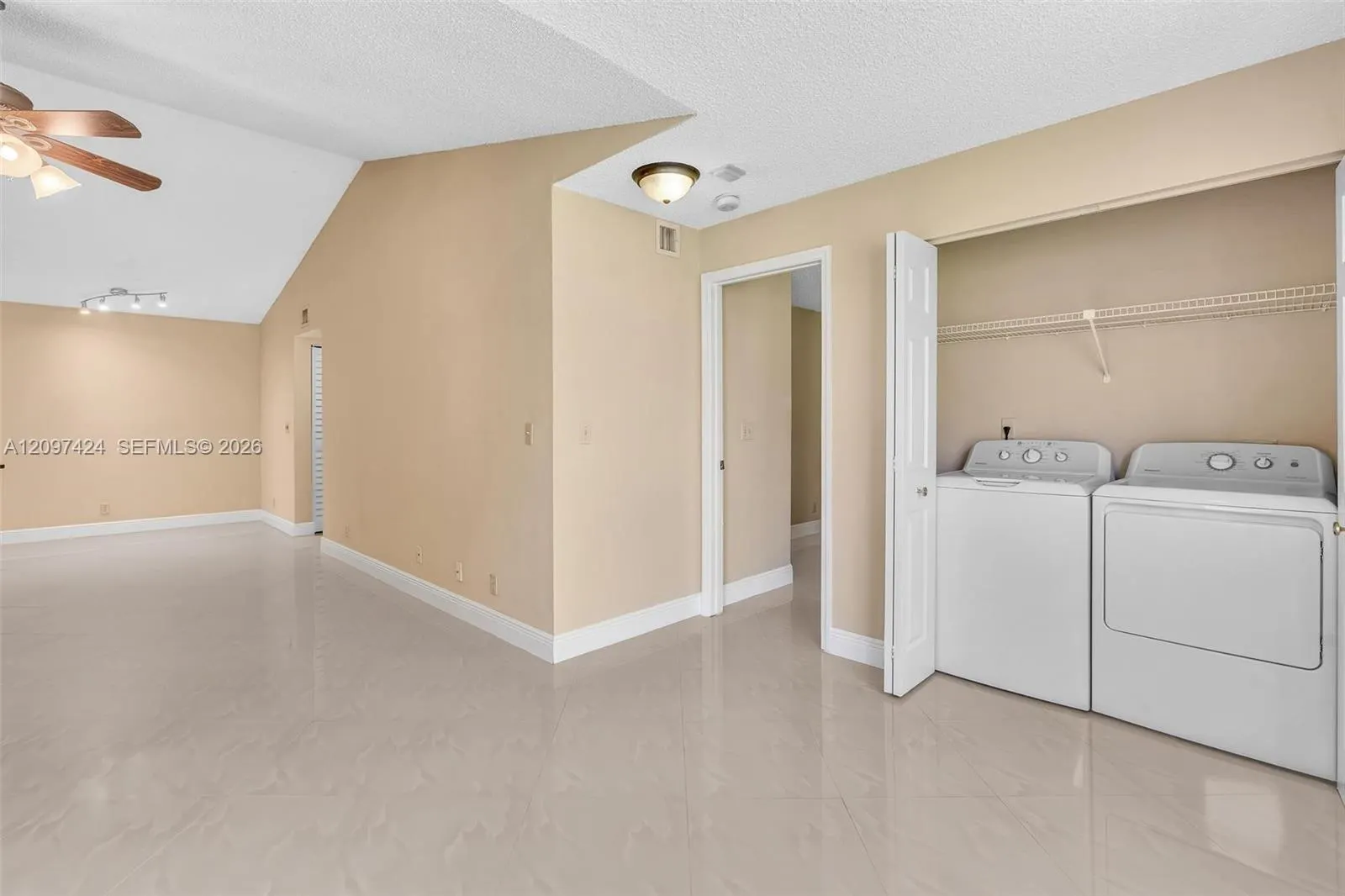 3370 N Pinewalk Drive N #1222