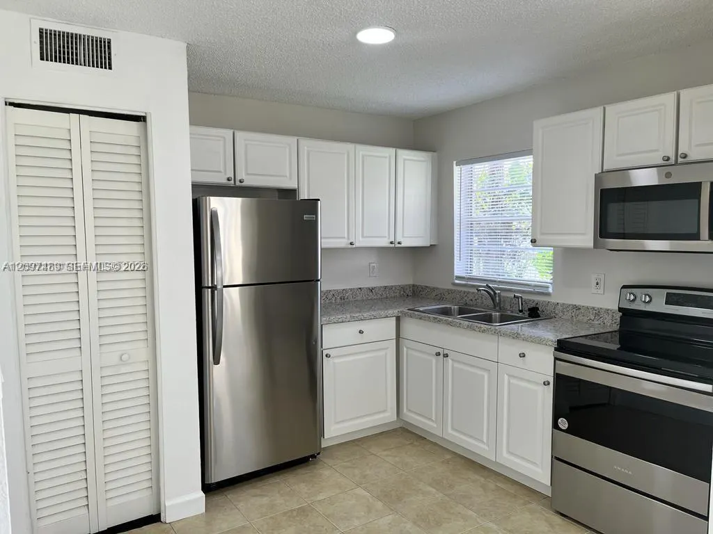 406 Lakeside Drive #117
