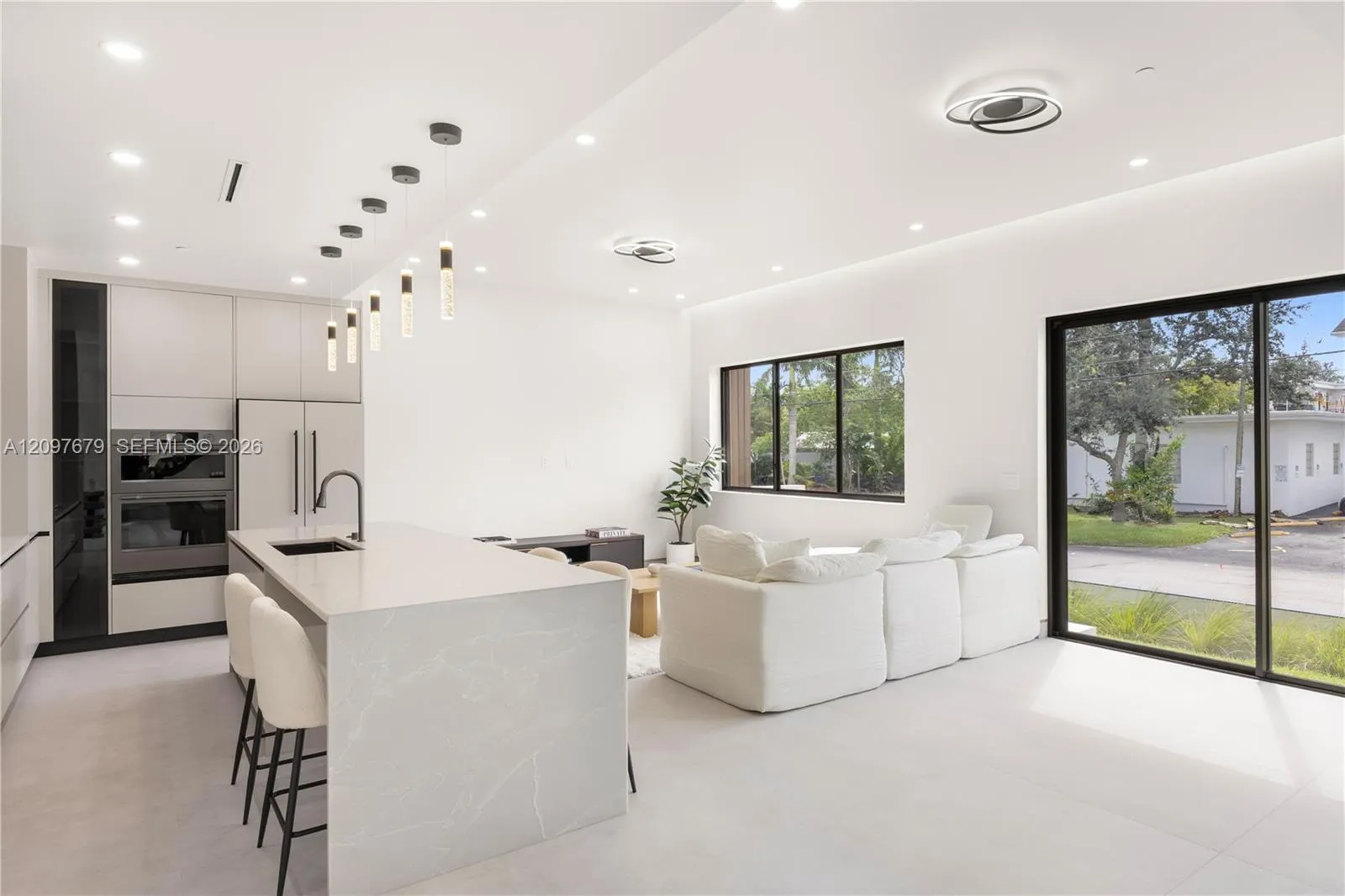 843 SW 14th Court