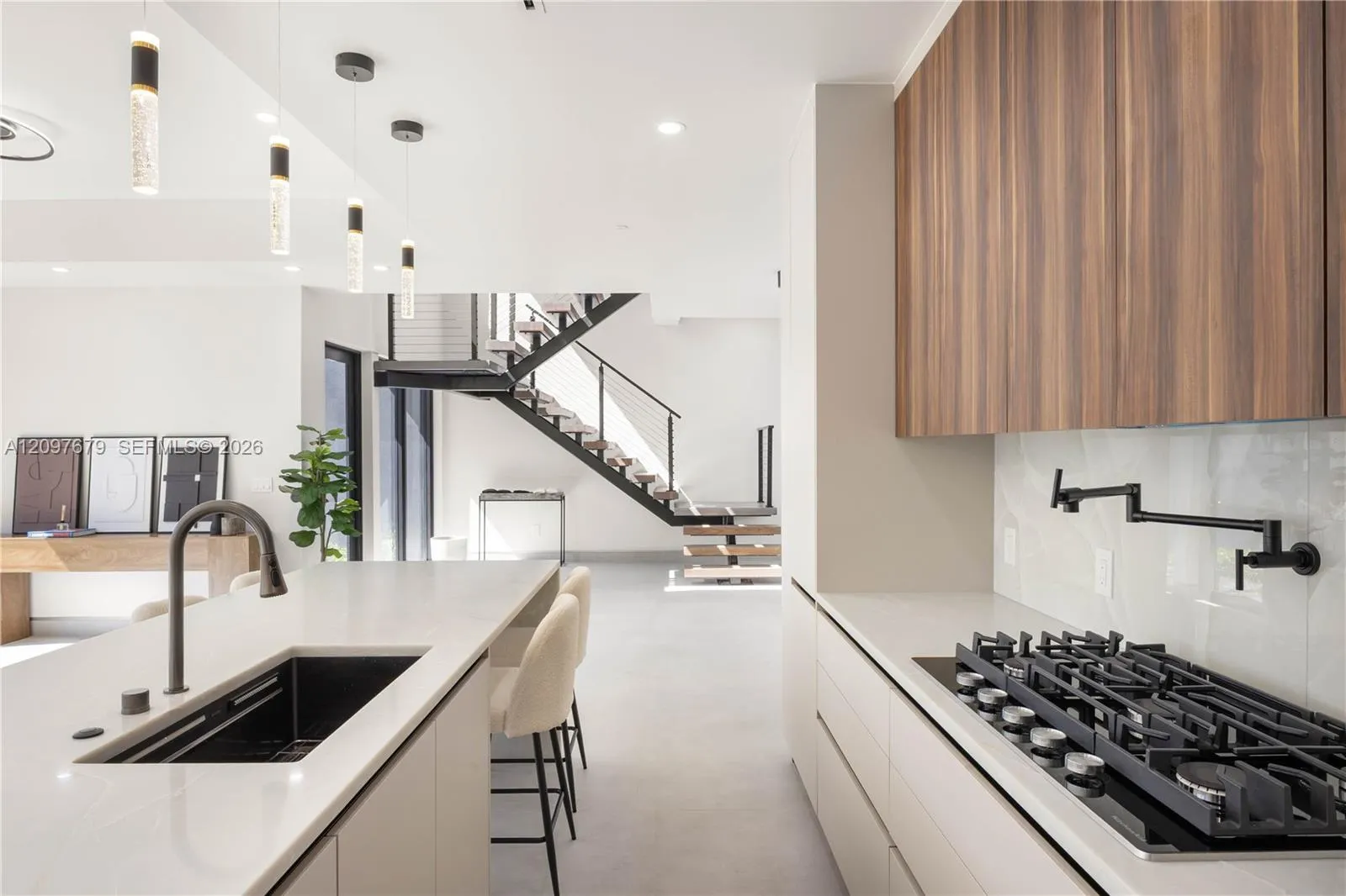 843 SW 14th Court