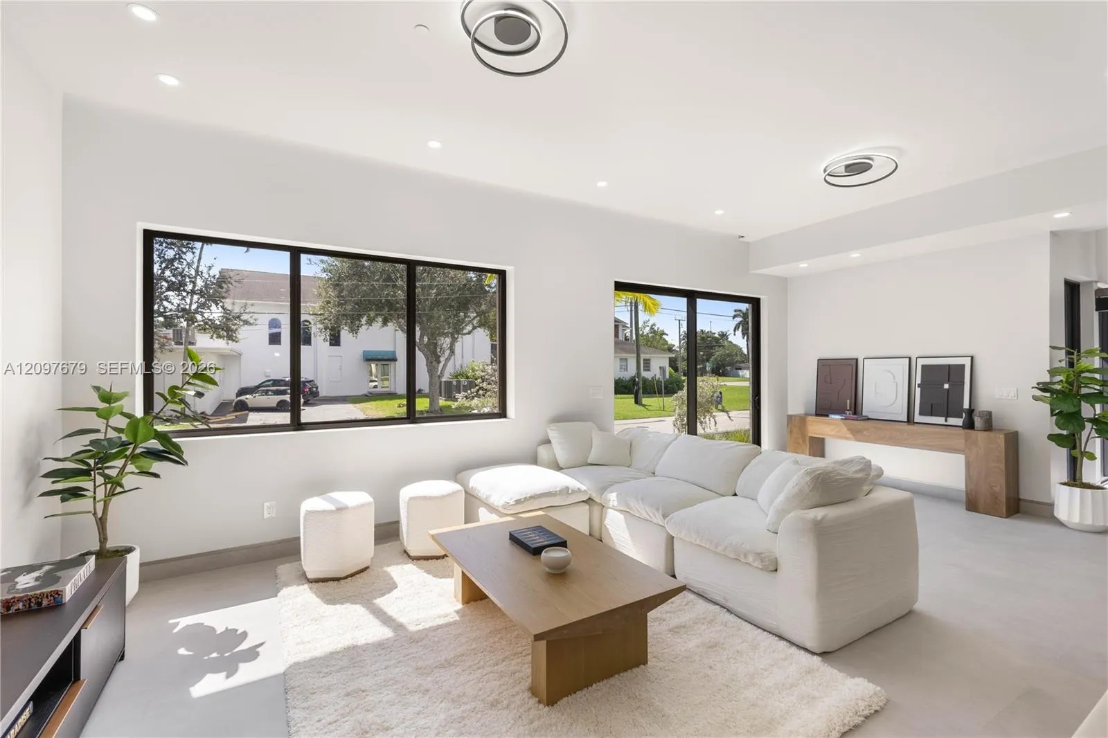 843 SW 14th Court