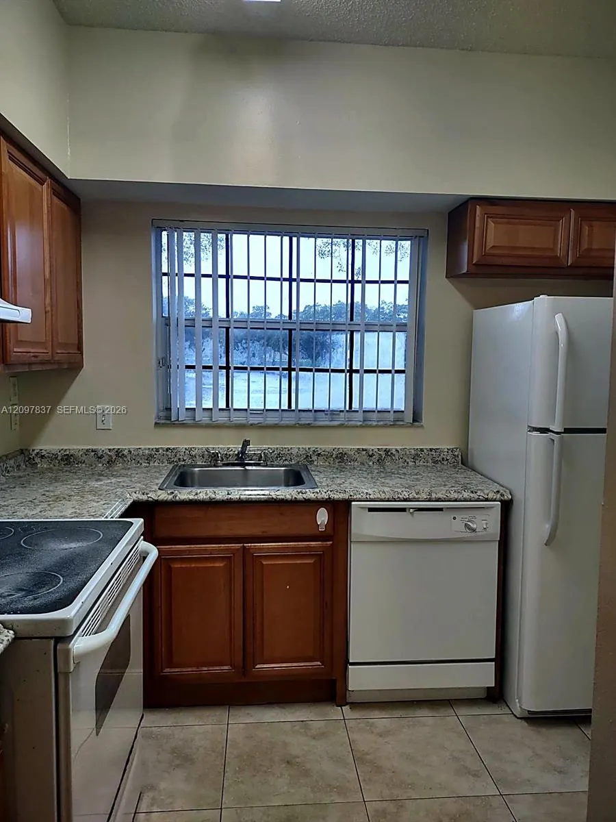 631 Cypress Lake Boulevard #I17