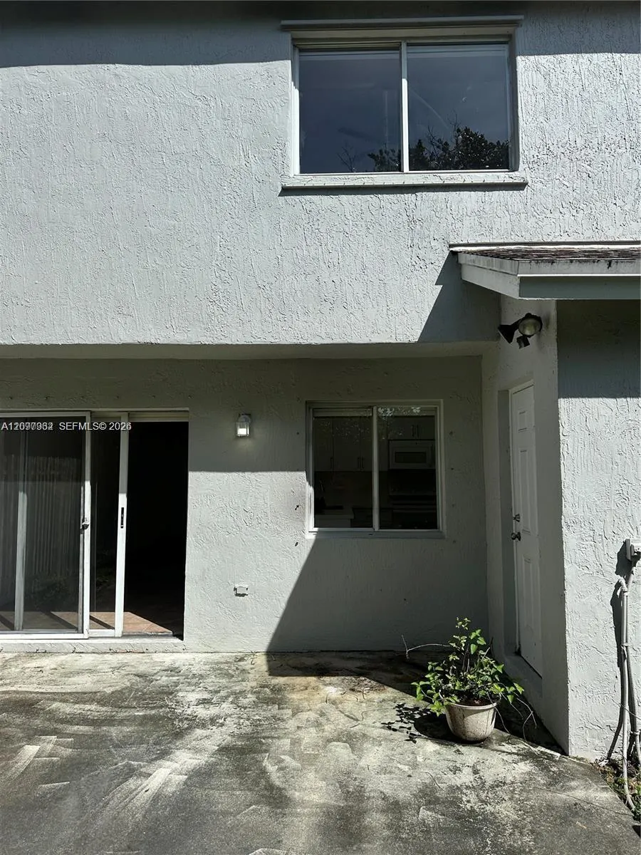 1435 SW 48th Terrace