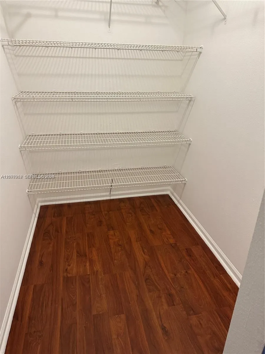 1435 SW 48th Terrace