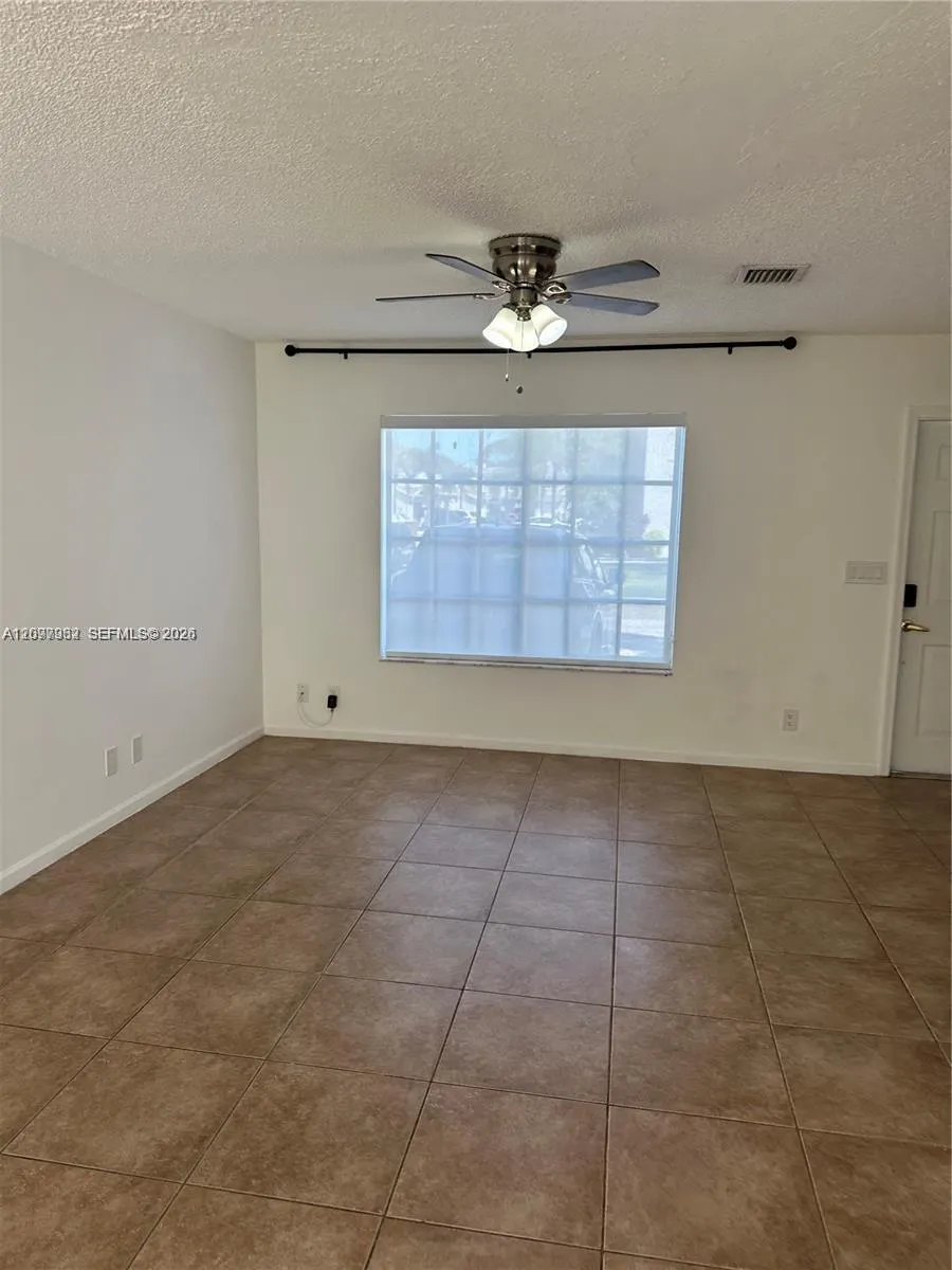 1435 SW 48th Terrace