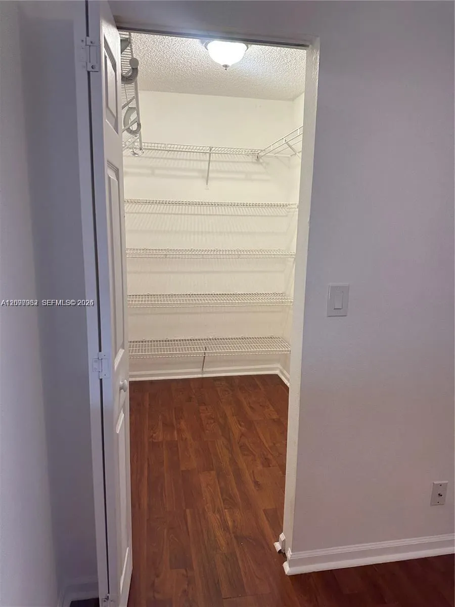 1435 SW 48th Terrace