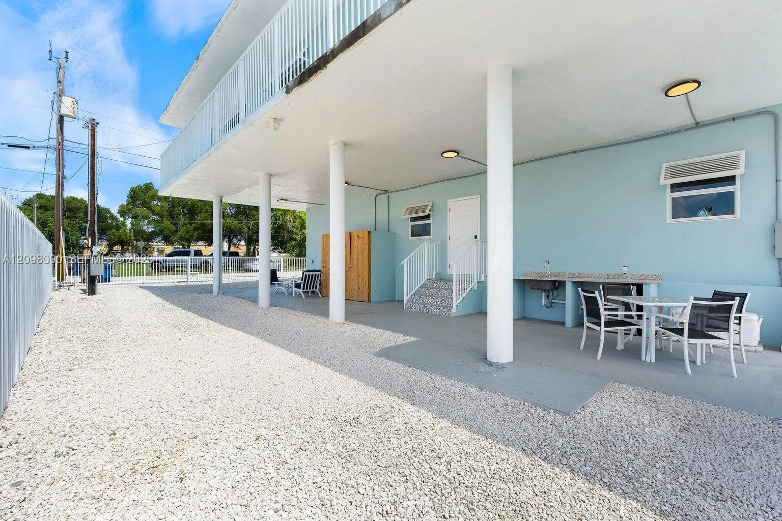 1007 Hialeah Lane