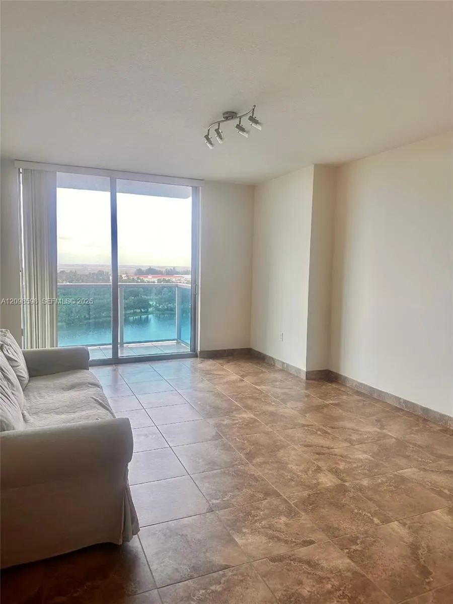 2641 N Flamingo Road #1502N
