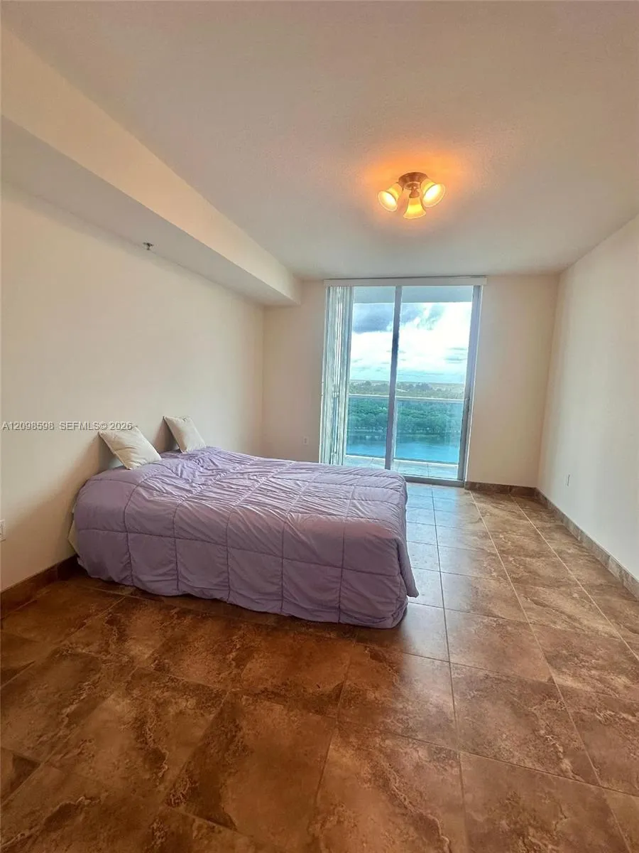 2641 N Flamingo Road #1502N