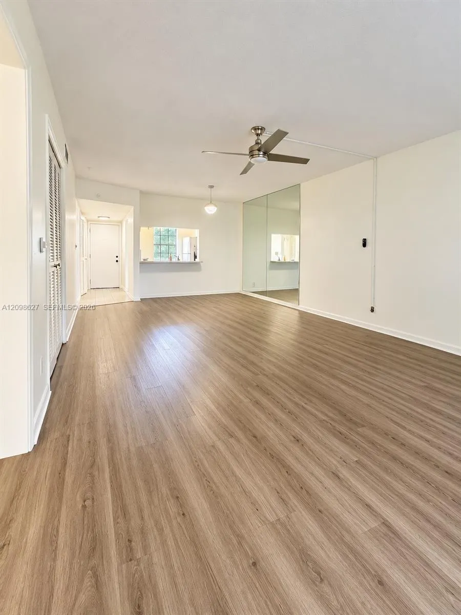 4291 NW 9th Avenue #104