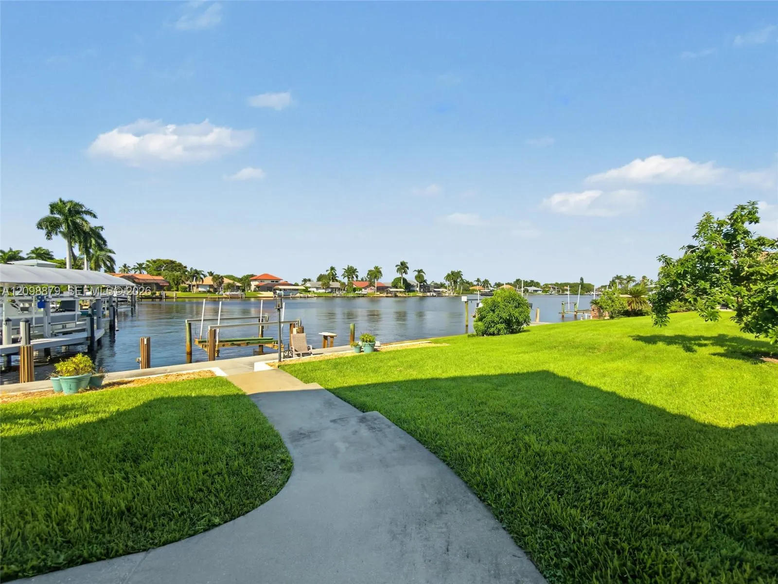 111 Newport Cay