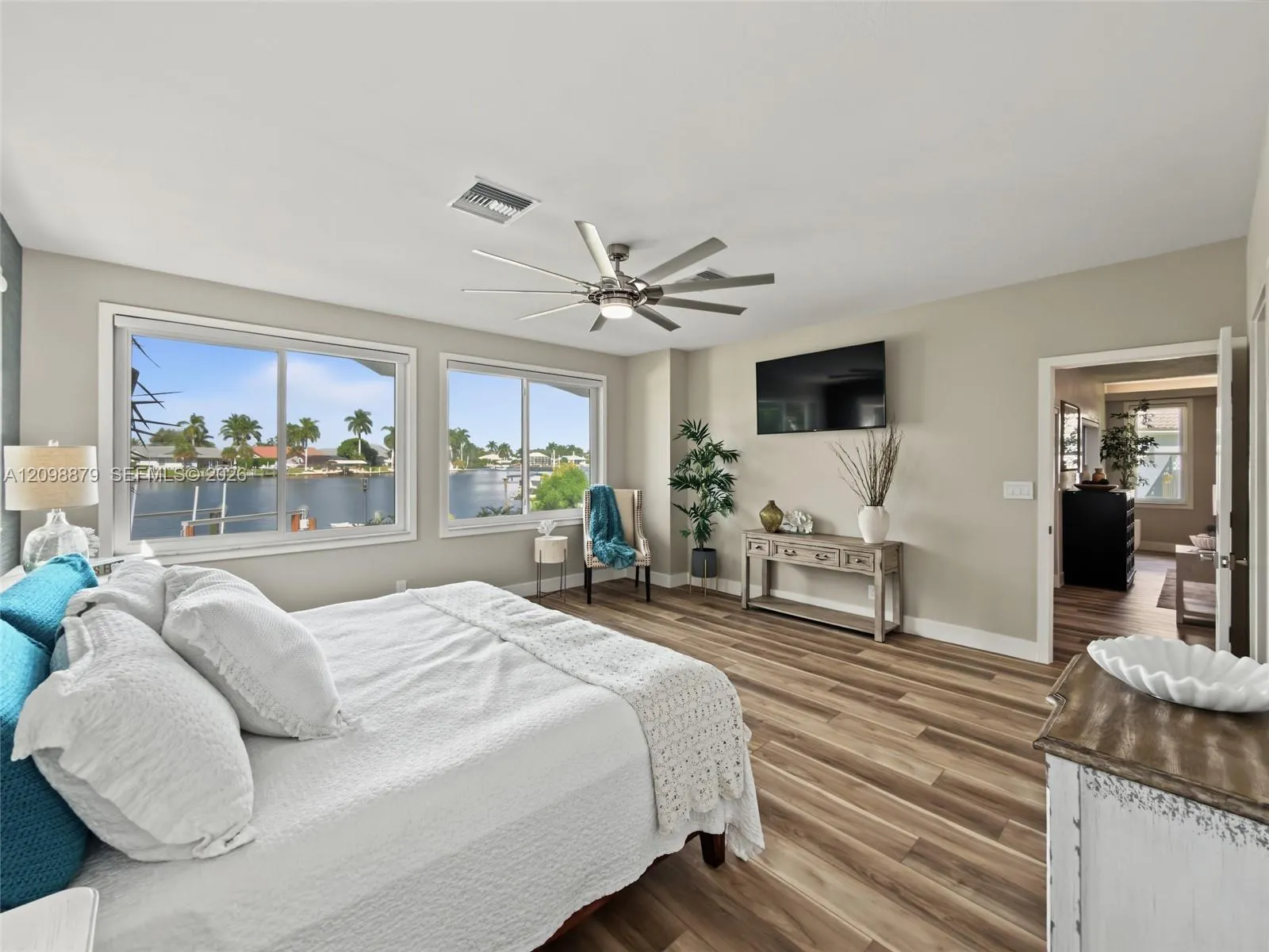 111 Newport Cay