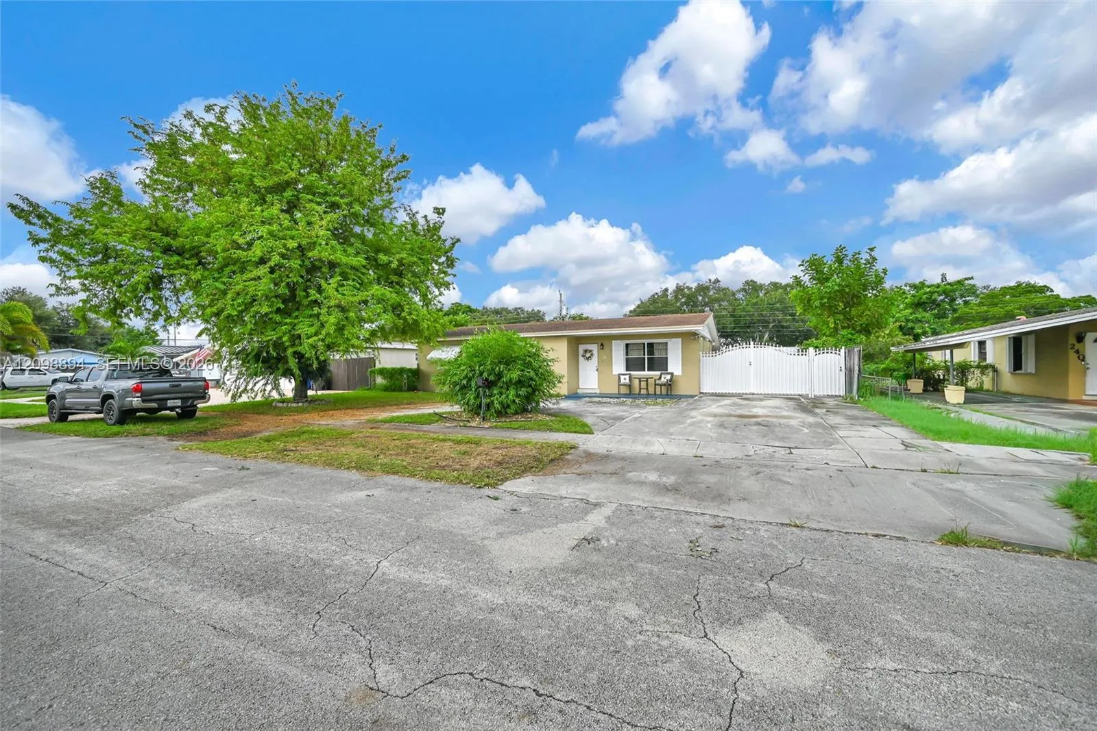 230 N 67th Avenue