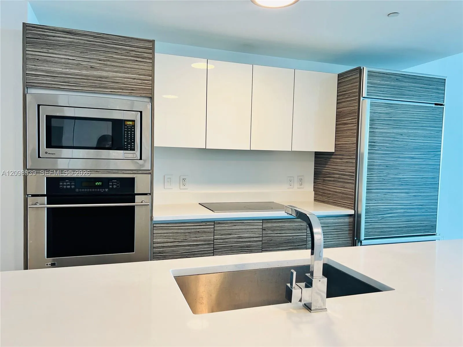 460 NE 28th Street #1206
