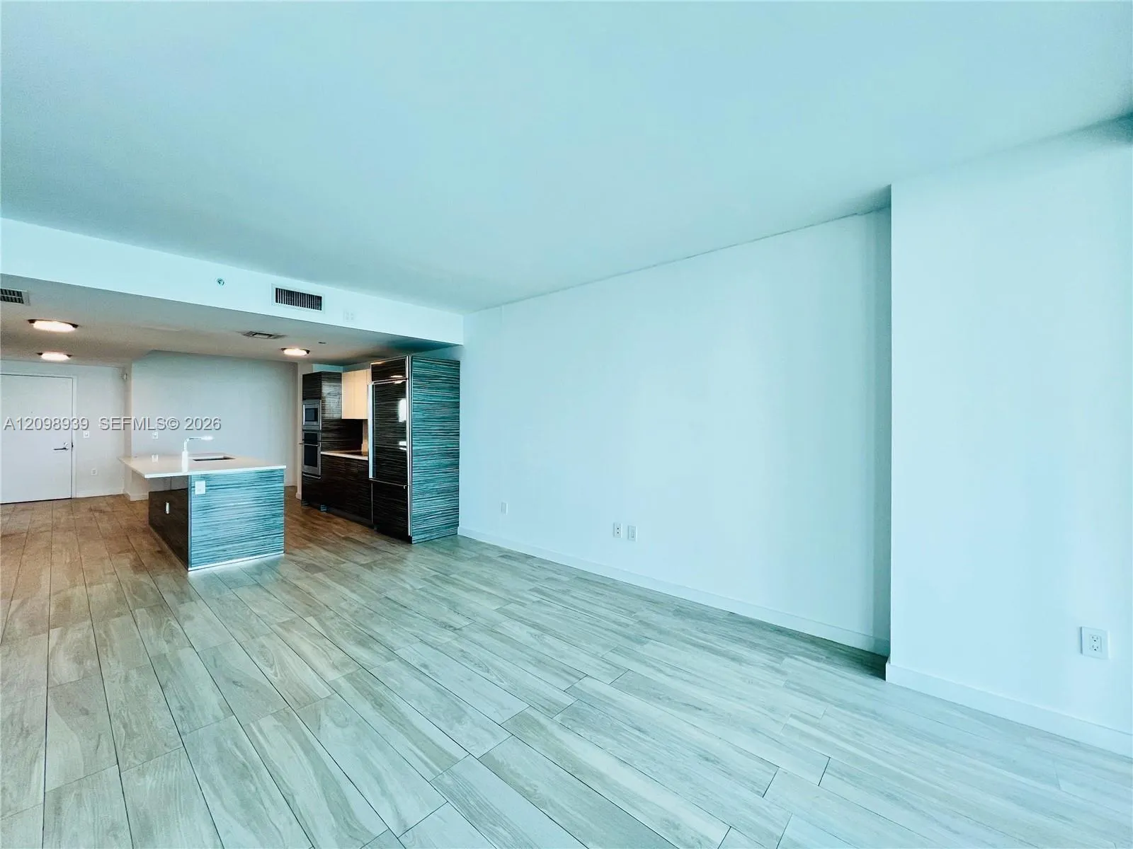 460 NE 28th Street #1206