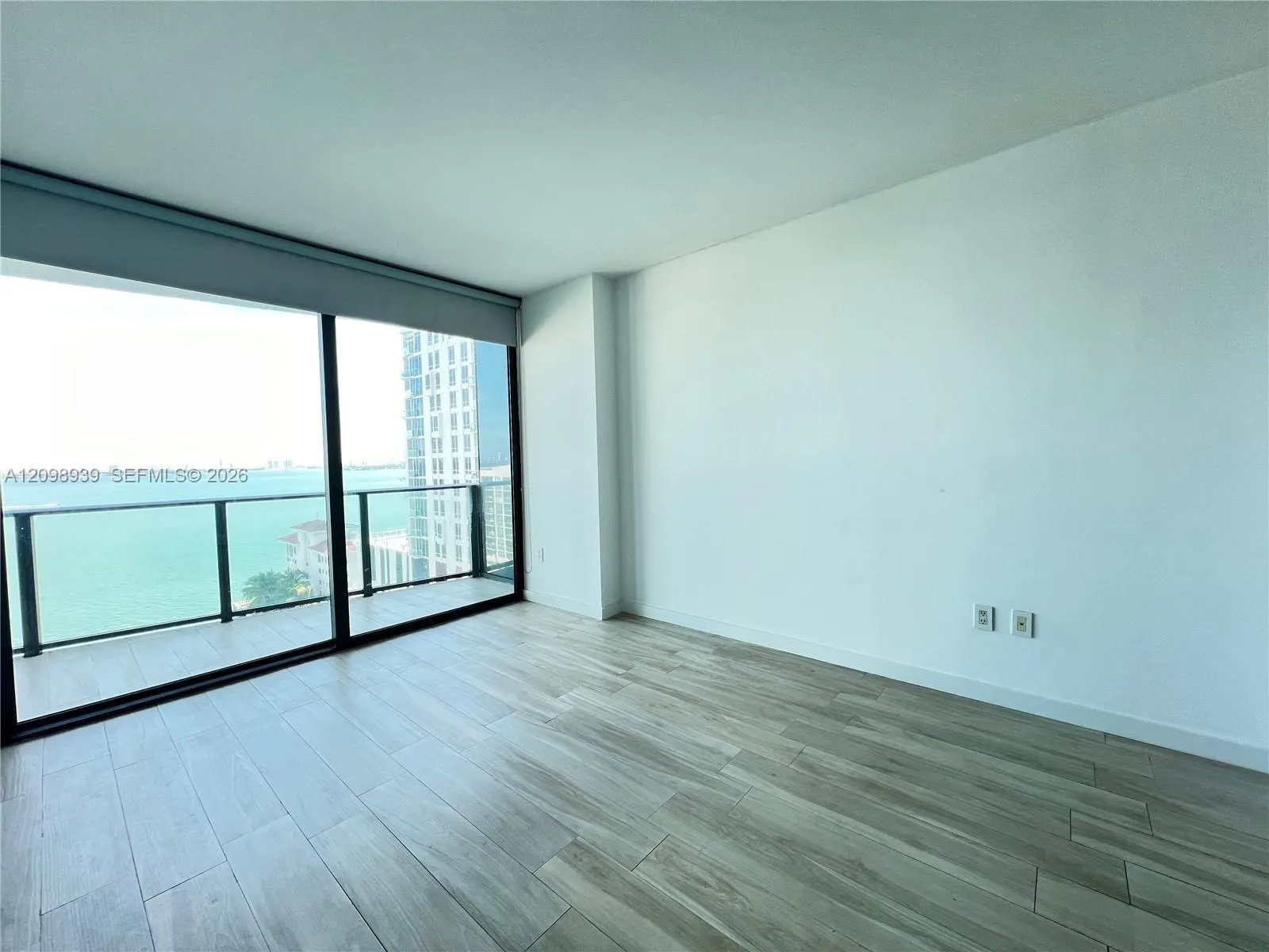 460 NE 28th Street #1206