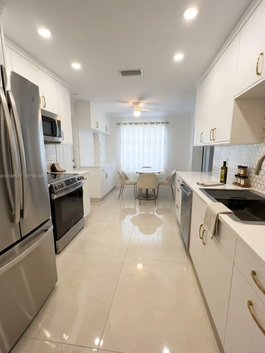 9067 SW 1st Road #9067