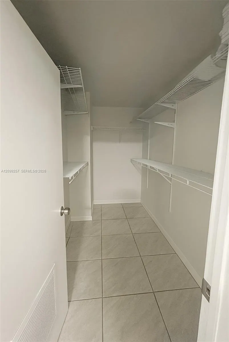 9686 Fontainebleau Boulevard #402
