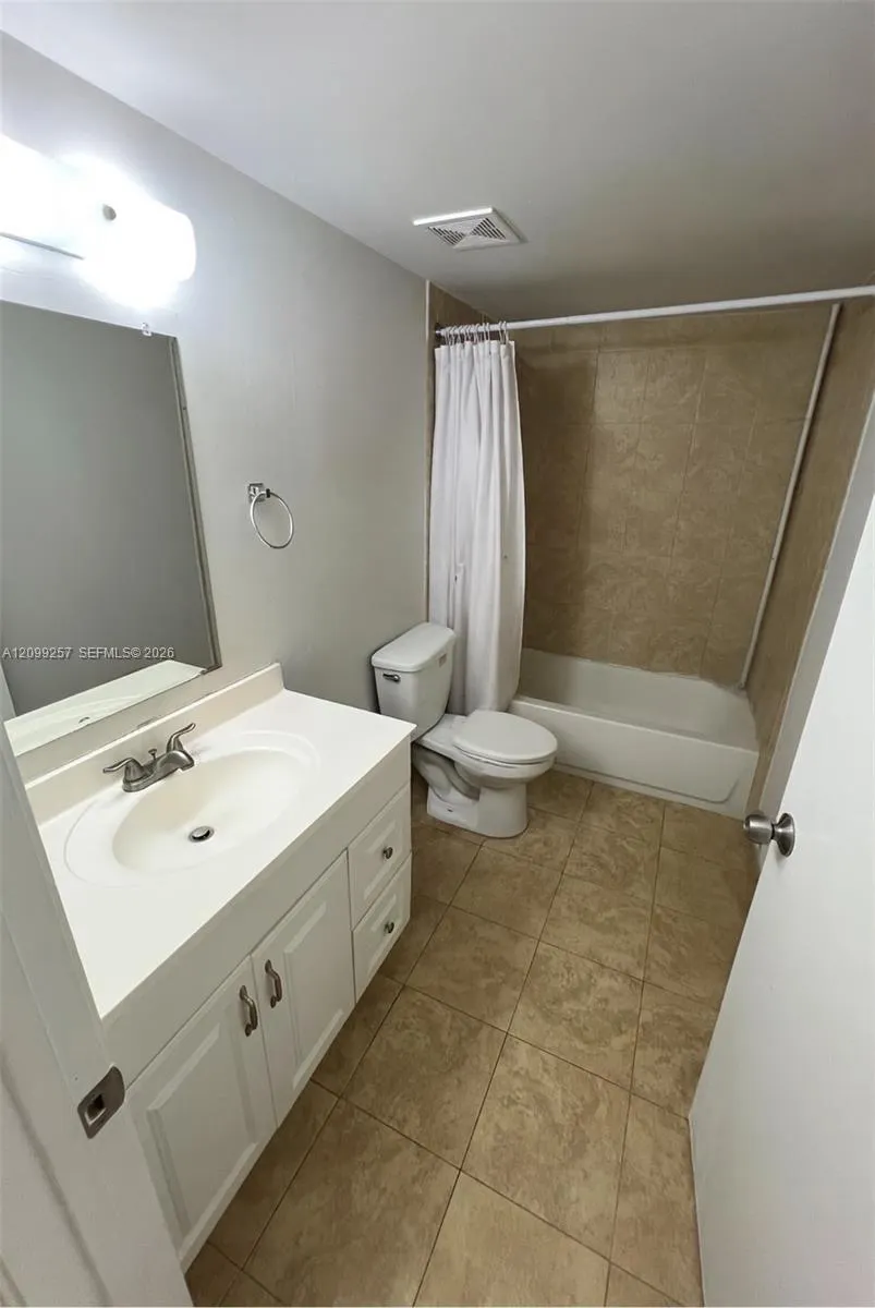 9686 Fontainebleau Boulevard #402