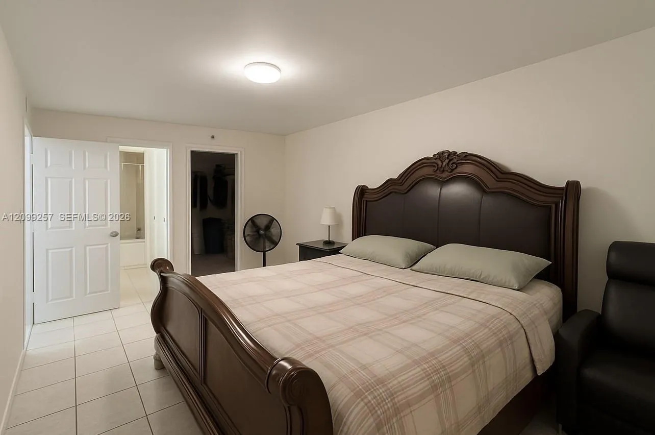 9686 Fontainebleau Boulevard #402