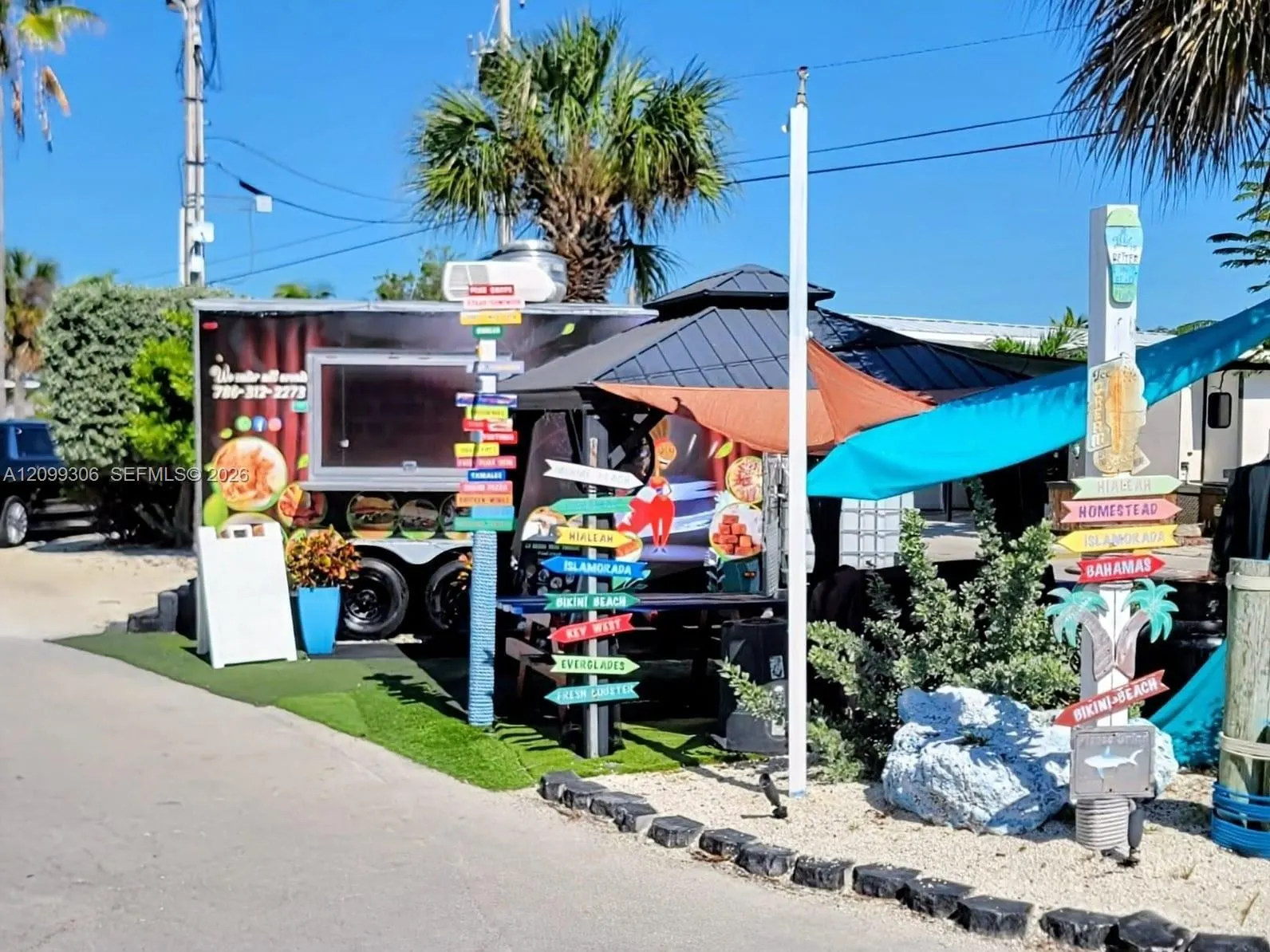 325 Calusa Street