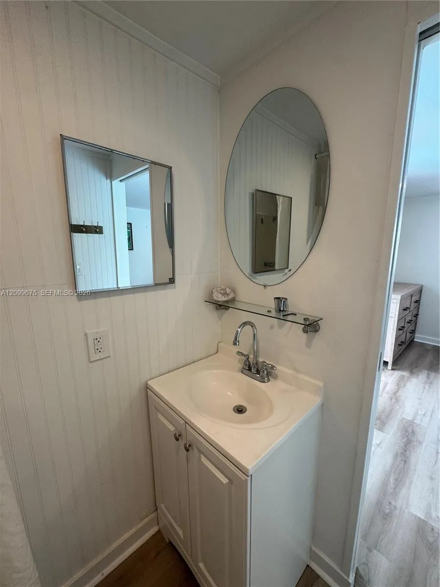 914 N Ocean Breeze #1